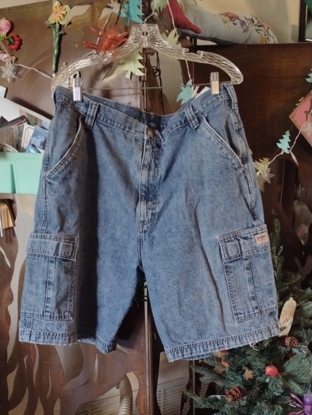 EUC Men's Wrangler Originals Denim Cargo Shorts Sz 38